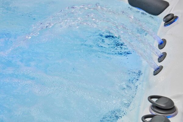 VBL-590 Jacuzzi Spa Bathtub - Image 3